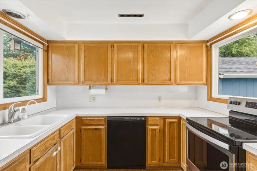 Property photo for 716 Woodard Avenue Ne, Castle Rock photo 8