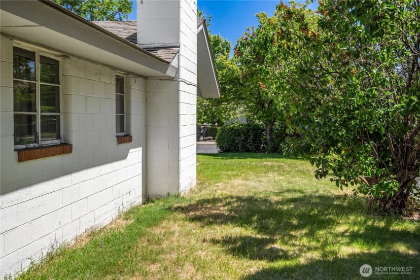 Property photo for 314 N 40th Avenue, Yakima photo 23