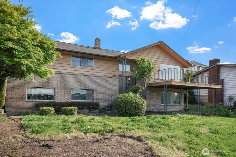 Property photo for 8626 S 134th Street, Seattle