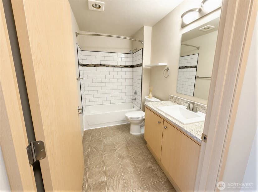 Property photo for 2818 Grand Avenue #b407, Everett photo 8