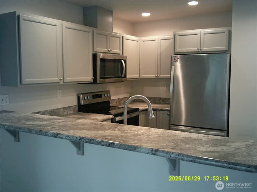 Property photo for 1621 Sw Mulberry Place #d303, Oak Harbor photo 16