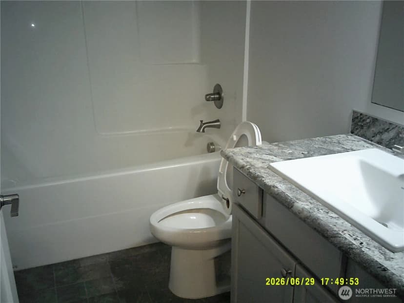 Property photo for 1621 Sw Mulberry Place #d303, Oak Harbor photo 6