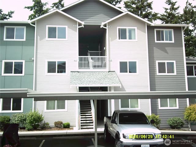 Property photo for 1621 Sw Mulberry Place #d303, Oak Harbor photo 2
