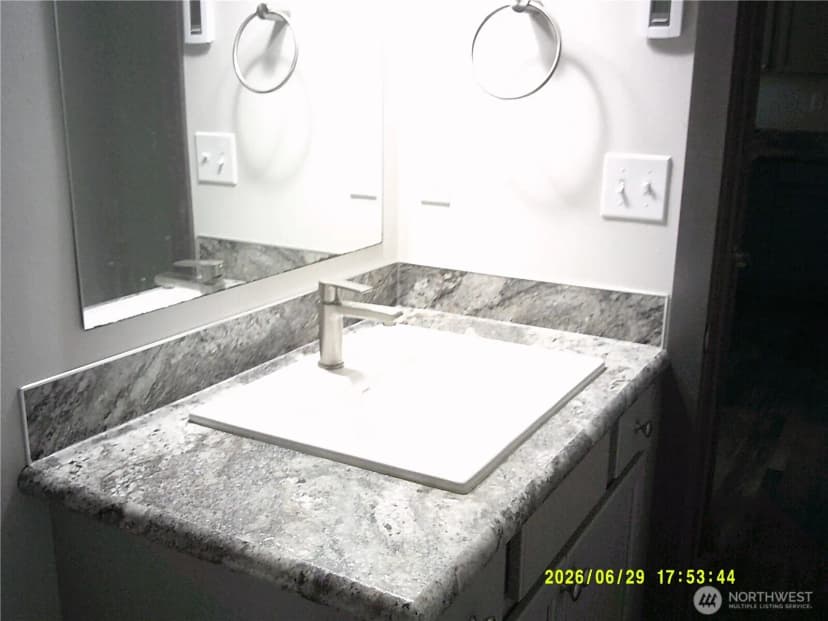 Property photo for 1621 Sw Mulberry Place #d303, Oak Harbor photo 7