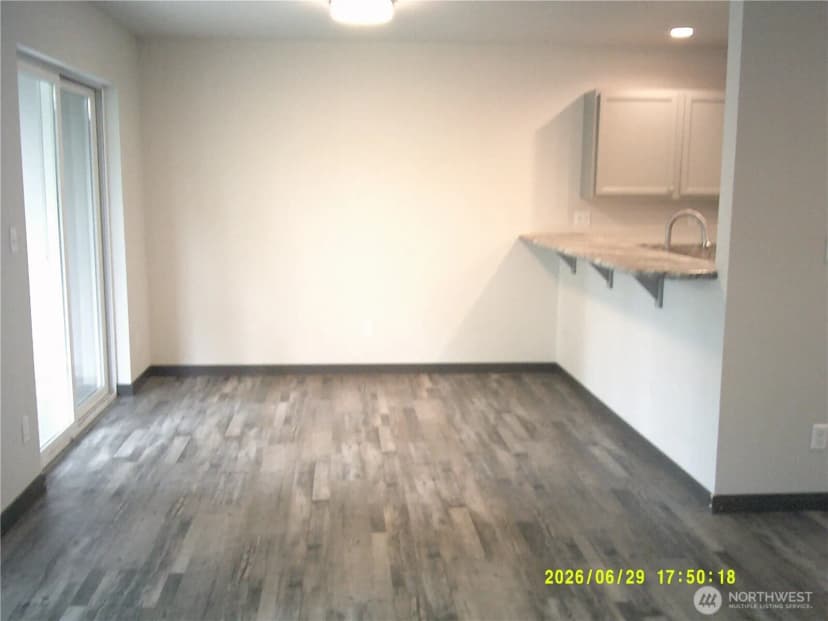 Property photo for 1621 Sw Mulberry Place #d303, Oak Harbor photo 9