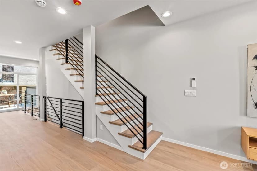 Property photo for 4464 Midvale Avenue N, Seattle photo 15