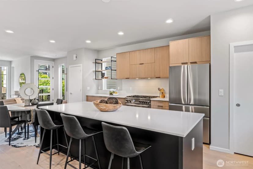 Property photo for 4464 Midvale Avenue N, Seattle photo 12