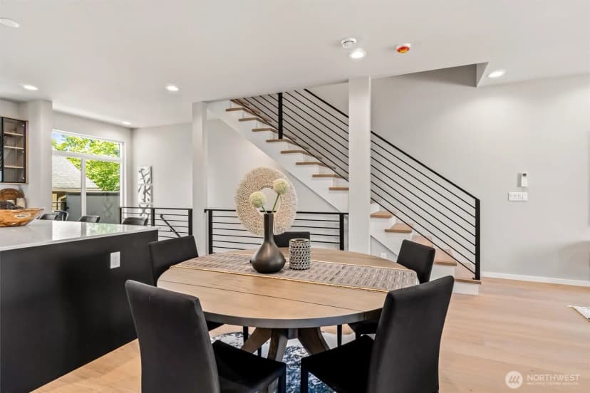 Property photo for 4464 Midvale Avenue N, Seattle photo 14