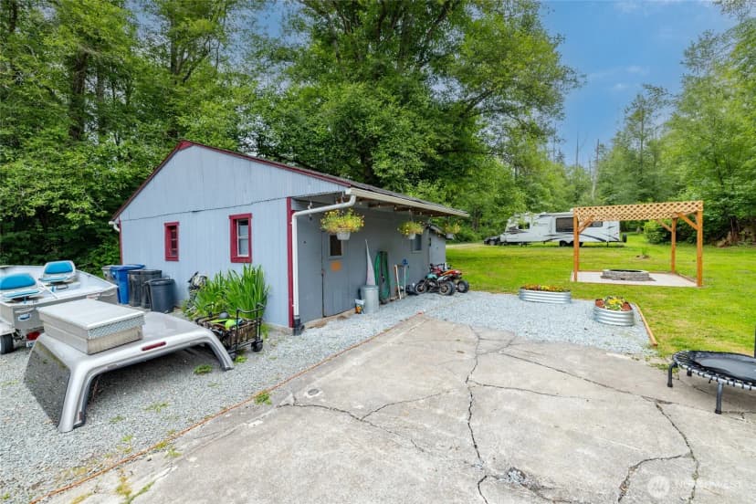 Property photo for 4059 Old Hwy 99 North Road, Burlington photo 29