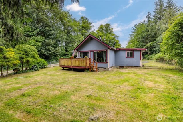 Property photo for 4059 Old Hwy 99 North Road, Burlington photo 2