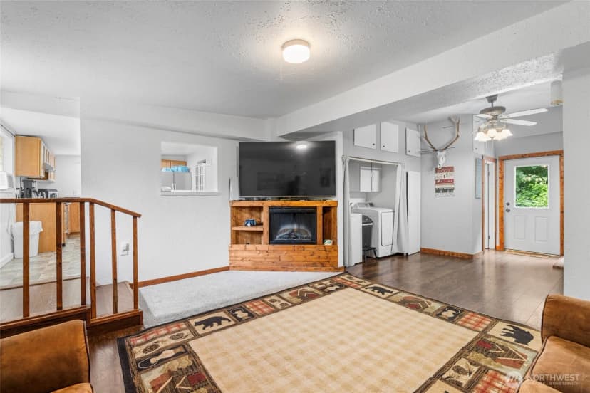 Property photo for 4059 Old Hwy 99 North Road, Burlington photo 16