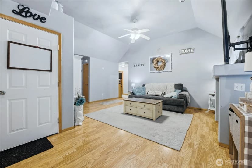 Property photo for 18821 Rampart Drive Se, Yelm photo 5