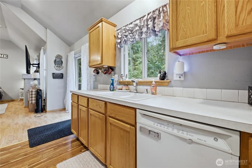 Property photo for 18821 Rampart Drive Se, Yelm photo 7