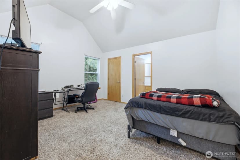 Property photo for 18821 Rampart Drive Se, Yelm photo 11