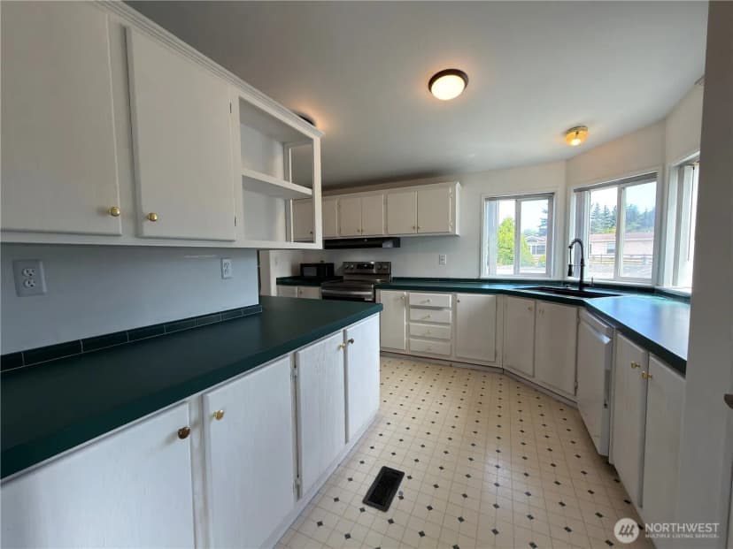 Property photo for 1704 S Delores Place, Port Angeles photo 6