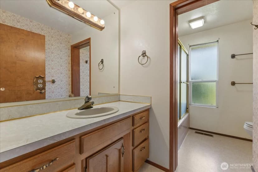 Property photo for 15727 19th Avenue Ne, Arlington photo 25