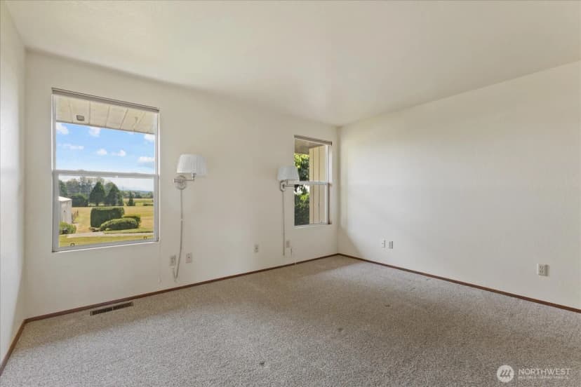 Property photo for 15727 19th Avenue Ne, Arlington photo 27