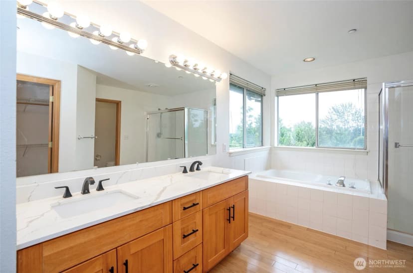 Property photo for 10103 Se 225th Place, Kent photo 21