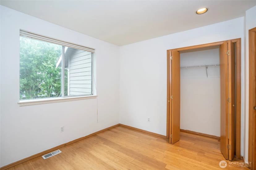 Property photo for 10103 Se 225th Place, Kent photo 28