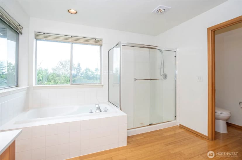 Property photo for 10103 Se 225th Place, Kent photo 24