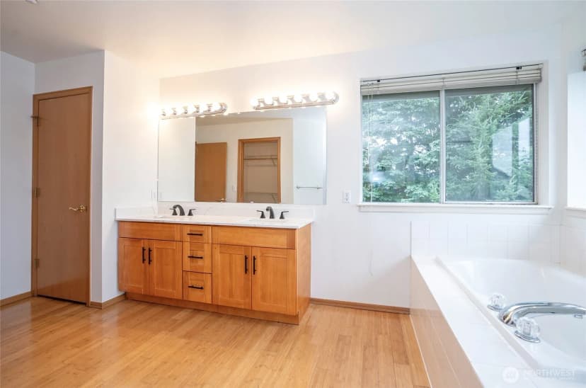 Property photo for 10103 Se 225th Place, Kent photo 22