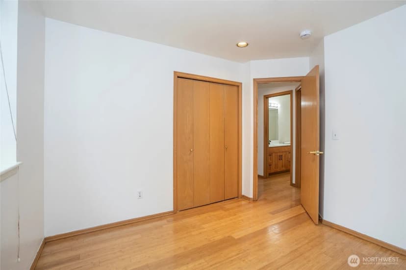 Property photo for 10103 Se 225th Place, Kent photo 29
