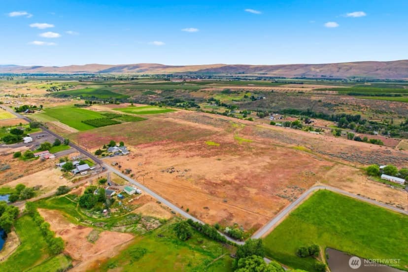 Property photo for 1580 N Cottonwood Road, Yakima photo 13