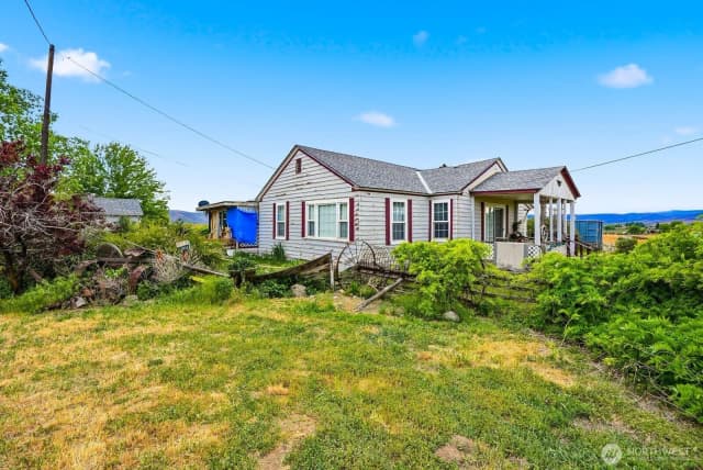 Property photo for 1580 N Cottonwood Road, Yakima photo 5