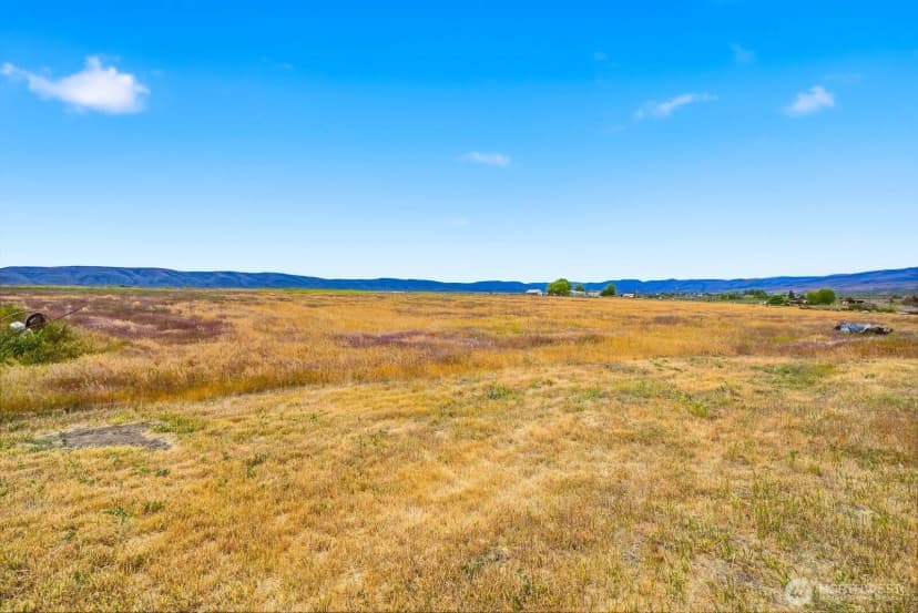 Property photo for 1580 N Cottonwood Road, Yakima photo 7