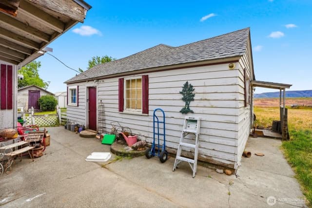 Property photo for 1580 N Cottonwood Road, Yakima photo 3