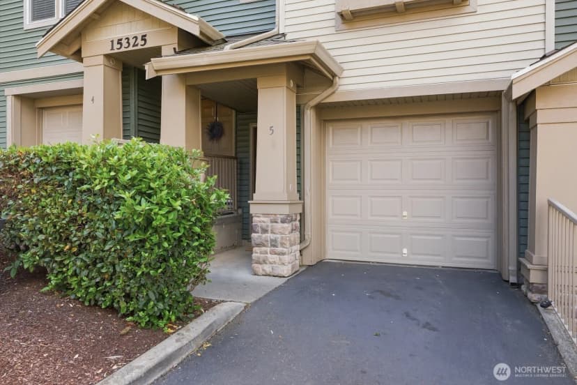 Property photo for 15325 Se 155th Place #j5, Renton photo 3