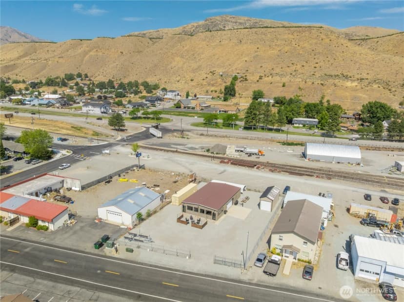 Property photo for 102 Lakeshore Drive, Pateros photo 36