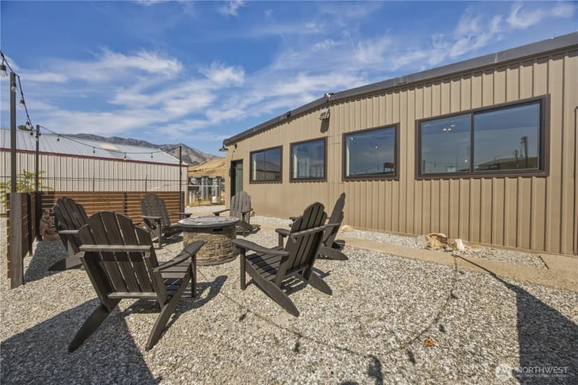 Property photo for 102 Lakeshore Drive, Pateros photo 26