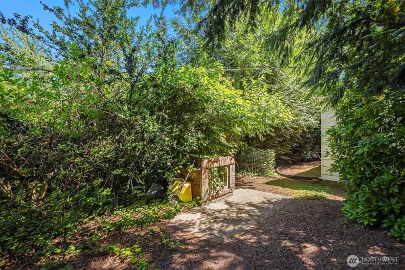 Property photo for 8255 30th Avenue Ne, Seattle photo 24