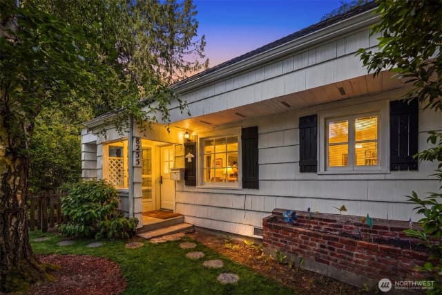 Property photo for 8255 30th Avenue Ne, Seattle photo 2