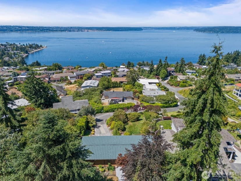Property photo for 5937 Scenic Drive Ne, Tacoma photo 23