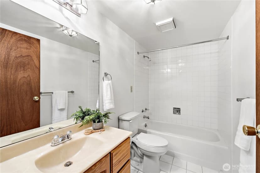 Property photo for 5937 Scenic Drive Ne, Tacoma photo 13