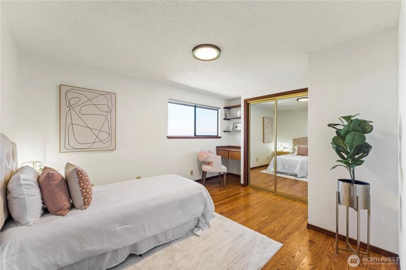 Property photo for 5937 Scenic Drive Ne, Tacoma photo 9