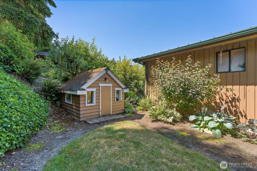 Property photo for 5937 Scenic Drive Ne, Tacoma photo 17