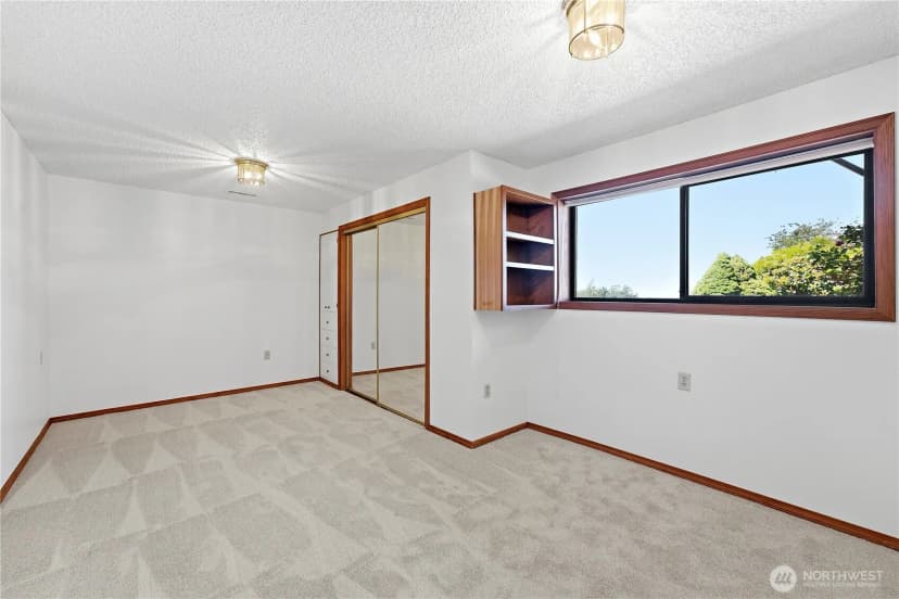 Property photo for 5937 Scenic Drive Ne, Tacoma photo 16