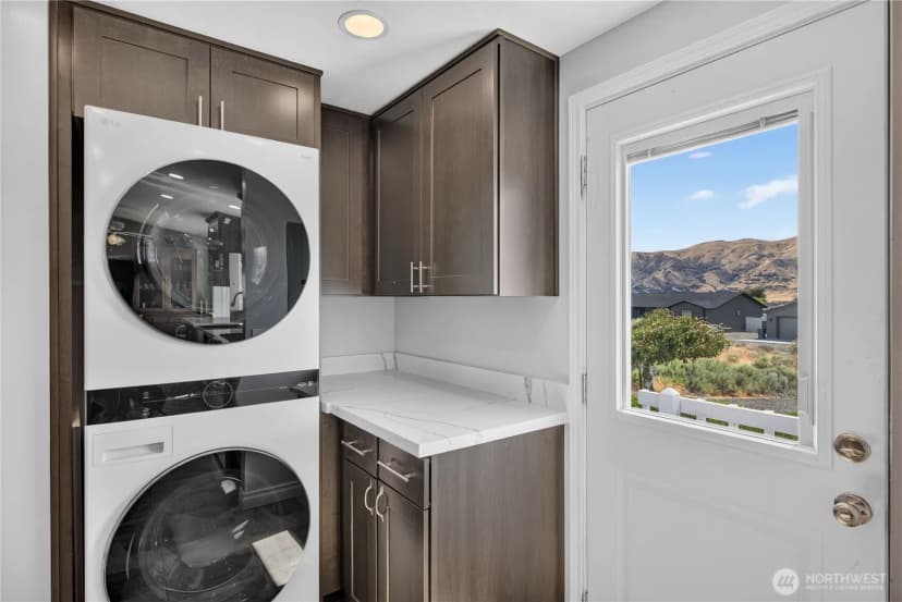 Property photo for 403 Summer Place Sw, Mattawa photo 12