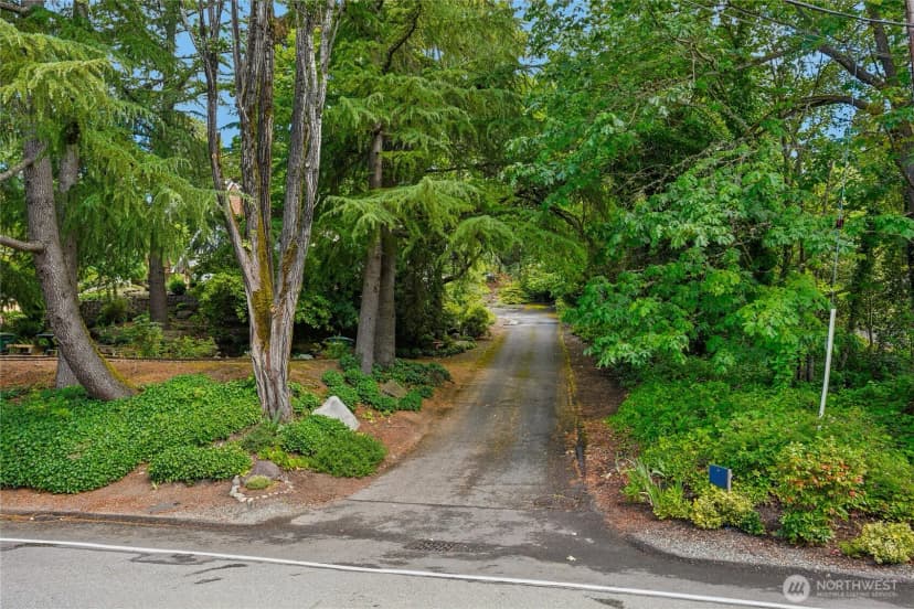Property photo for 8114 W Mercer Way, Mercer Island photo 7