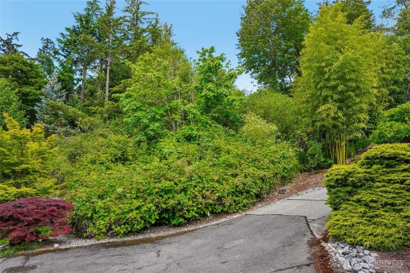 Property photo for 8114 W Mercer Way, Mercer Island