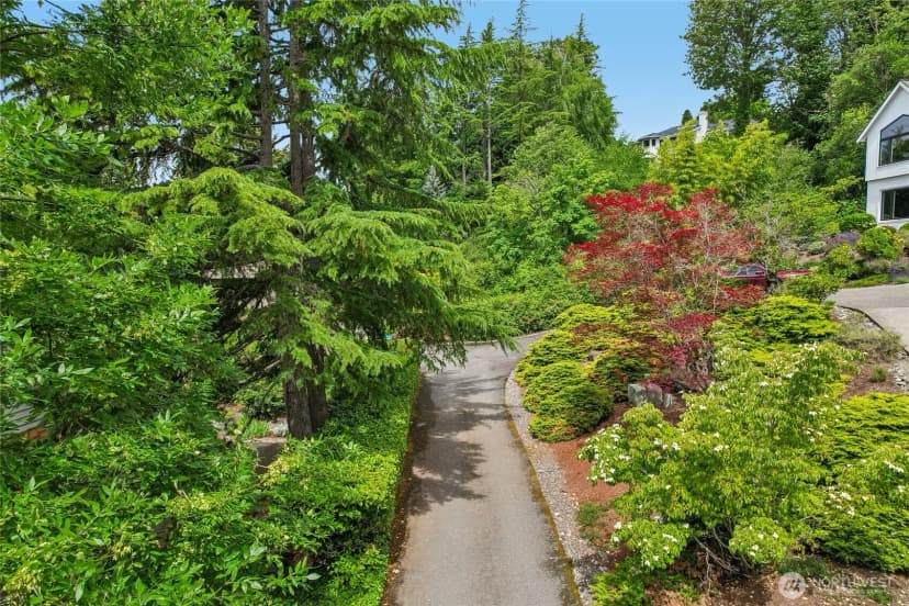 Property photo for 8114 W Mercer Way, Mercer Island photo 13