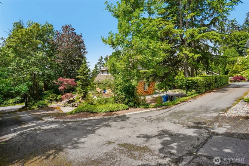 Property photo for 8114 W Mercer Way, Mercer Island photo 6