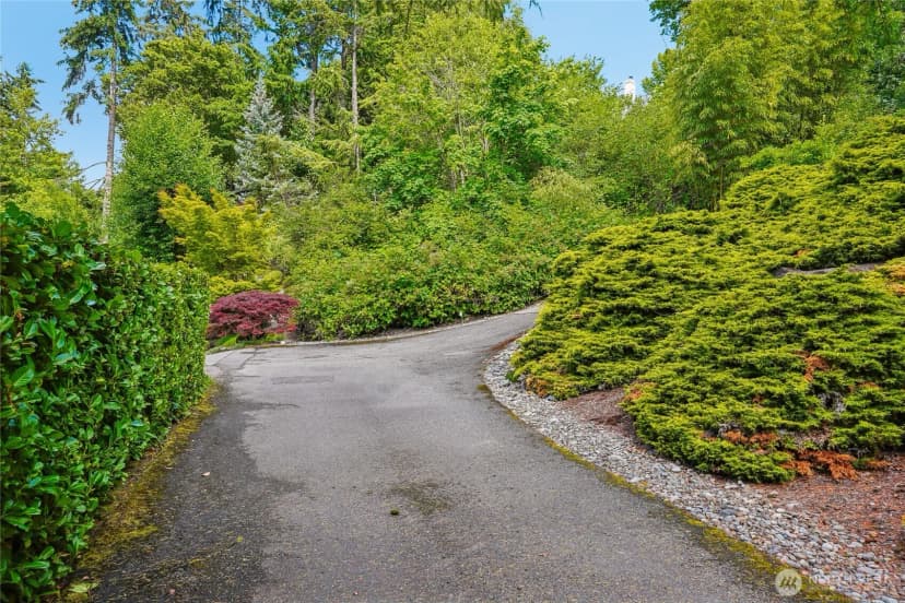 Property photo for 8114 W Mercer Way, Mercer Island photo 4
