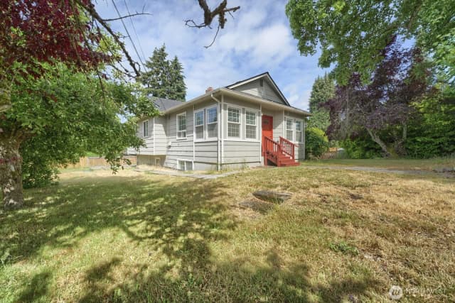 Property photo for 19401 8th Avenue S, Des Moines