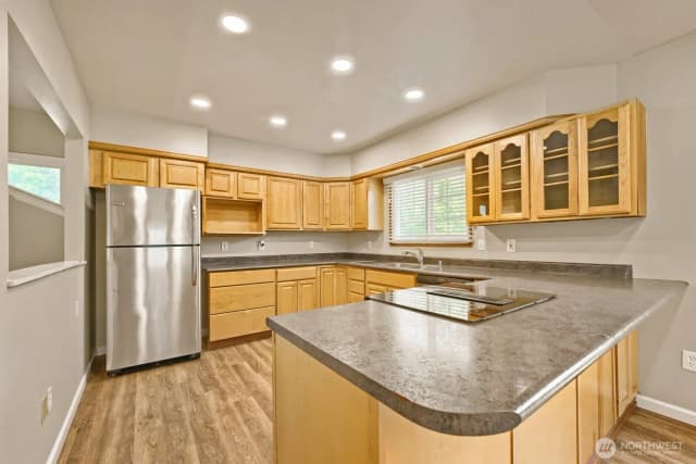Property photo for 19401 8th Avenue S, Des Moines photo 5