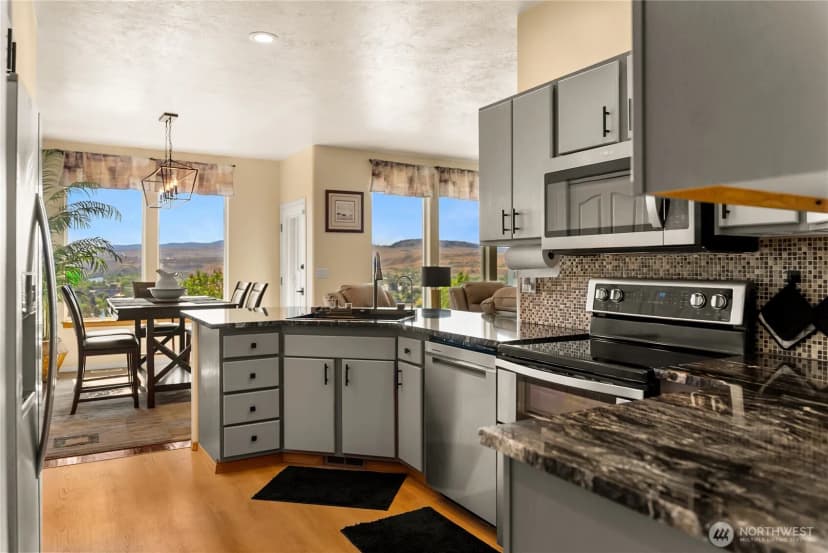 Property photo for 536 Hillcrest Circle Drive, Omak photo 12