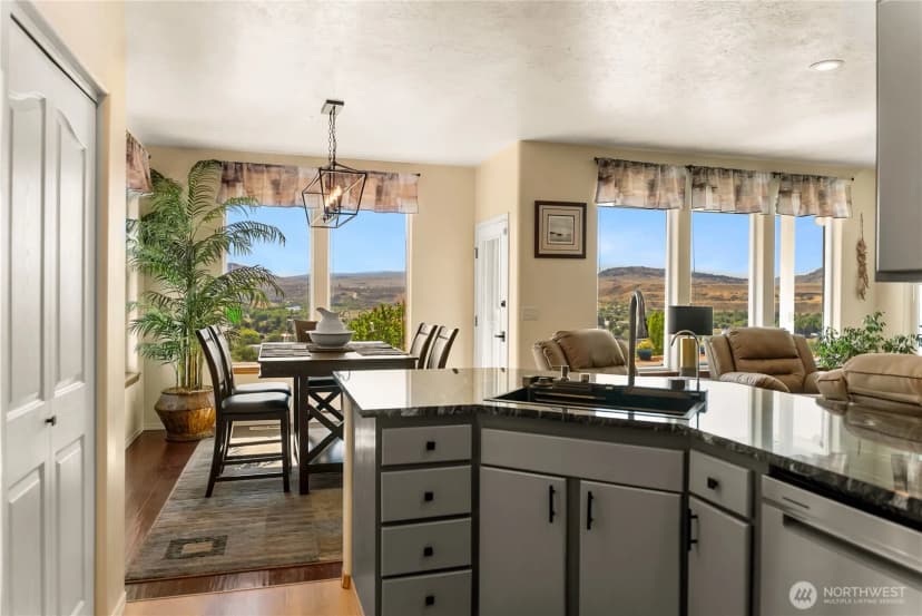 Property photo for 536 Hillcrest Circle Drive, Omak photo 14
